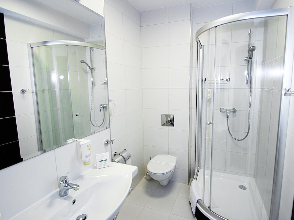 Hotel Miodowy Mlyn Opatow  Room photo