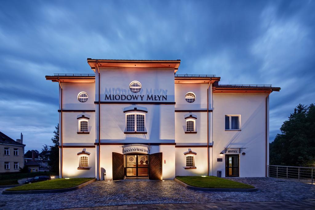 Hotel Miodowy Mlyn Opatow  Exterior photo