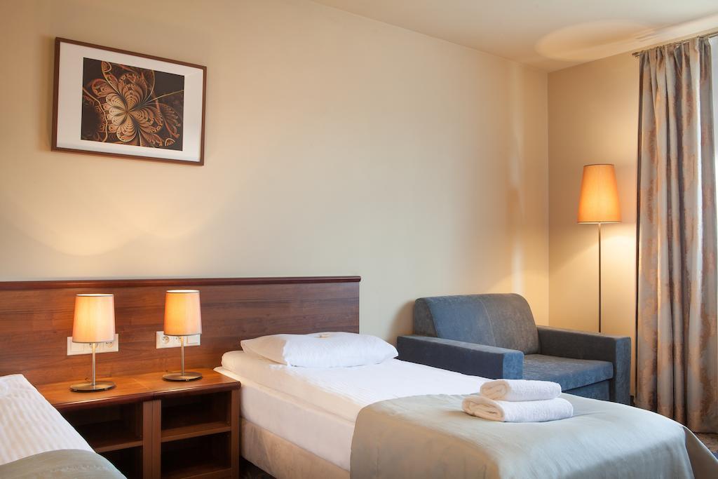 Hotel Miodowy Mlyn Opatow  Room photo