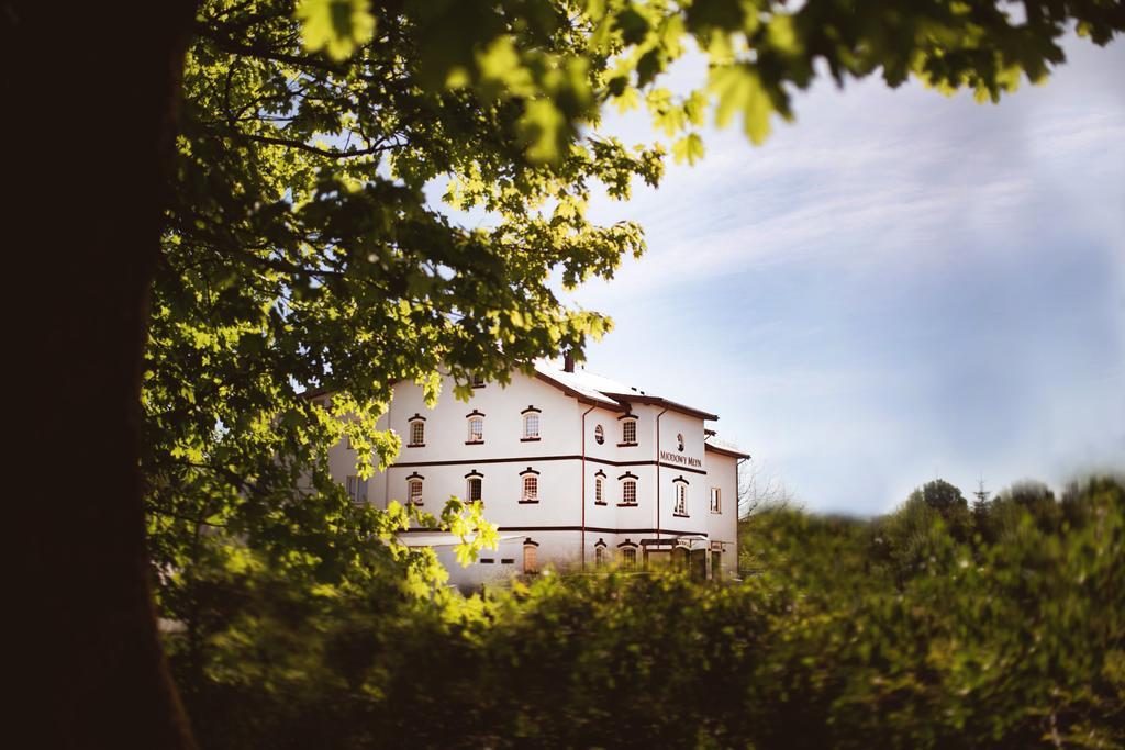 Hotel Miodowy Mlyn Opatow  Exterior photo