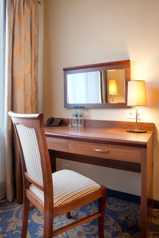 Hotel Miodowy Mlyn Opatow  Room photo