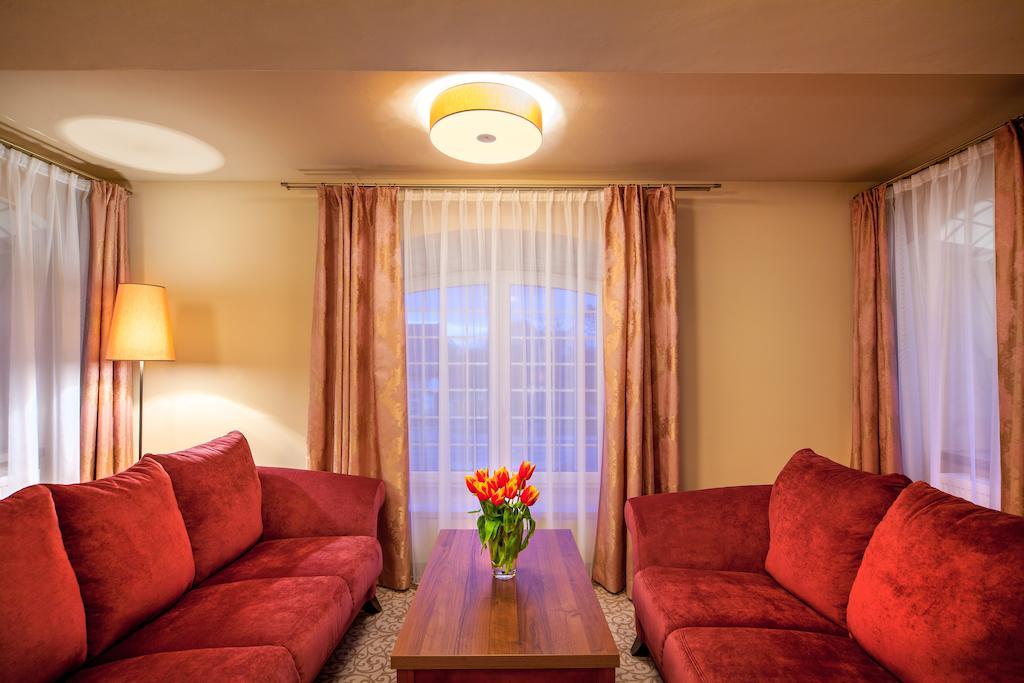 Hotel Miodowy Mlyn Opatow  Room photo